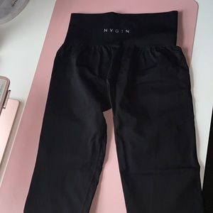 Brand new NVGTN black seamless leggings